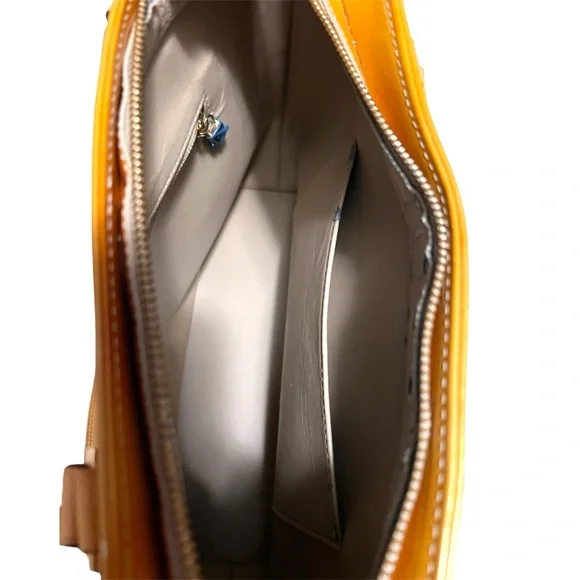 Louis Vuitton Houston Vernis Monogram Tote Bag - Picture 12 of 15